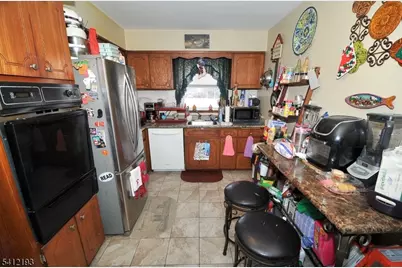 300 Kennedy Dr, Linden, NJ 07036 - Photo 17