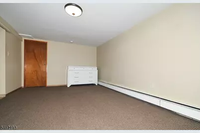 300 Kennedy Dr, Linden, NJ 07036 - Photo 27