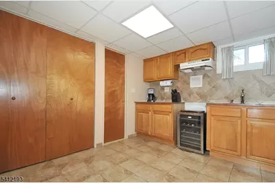 300 Kennedy Dr, Linden, NJ 07036 - Photo 23