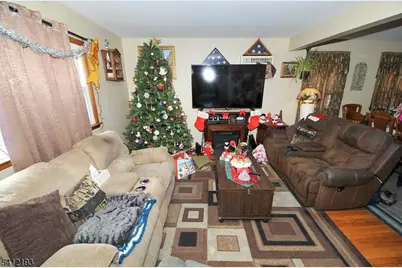 300 Kennedy Dr, Linden, NJ 07036 - Photo 15