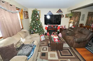 300 Kennedy Dr, Linden, NJ 07036 - Photo 15