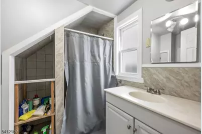 19 Entwistle Ave, Nutley, NJ 07110 - Photo 9