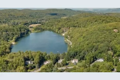 13 Cliffside Ter, Vernon Twp., NJ 07461 - Photo 11