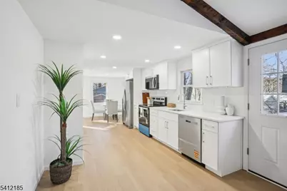 13 Cliffside Ter, Vernon Twp., NJ 07461 - Photo 5