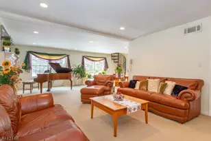 17 Iron Forge Rd, Parsippany, NJ 07054 - Photo 19