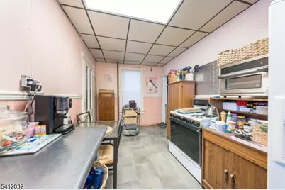 529 Maple Ave, Elizabeth, NJ 07202 - Photo 15