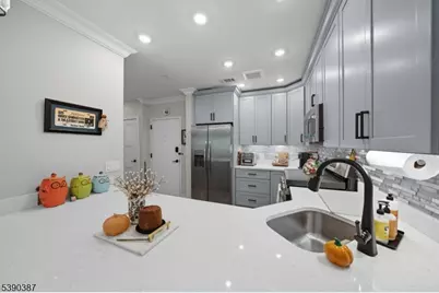 208 Fischer Ct, Rockaway Township, NJ 07834 - Photo 7