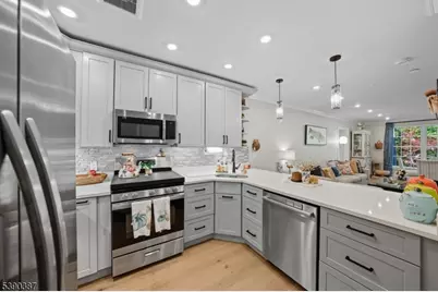208 Fischer Ct, Rockaway Township, NJ 07834 - Photo 5