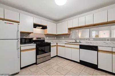 50 Pine St #9G, Montclair, NJ 07042 - Photo 7