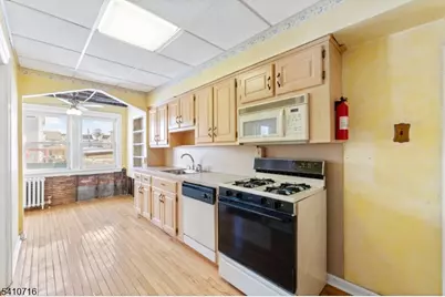 124 Belgrove Dr, Kearny, NJ 07032 - Photo 15