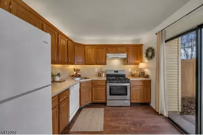 38 Daniel Dr, Franklin Township, NJ 08823 - Photo 5