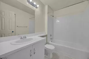 38 Daniel Dr, Franklin Township, NJ 08823 - Photo 15