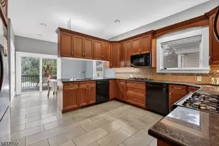 29 Temple Pl, Passaic, NJ 07055 - Photo 13