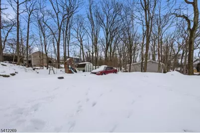 335 Elmira Trl, Hopatcong, NJ 07843 - Photo 45