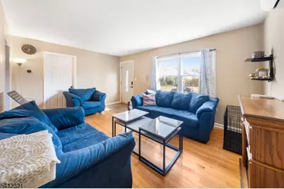 26 Edward Ct, Clifton, NJ 07011 - Photo 5