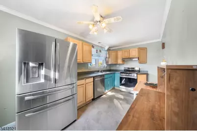 26 Edward Ct, Clifton, NJ 07011 - Photo 7