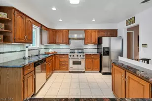 48 Deerfield Rd, Wayne, NJ 07470 - Photo 9