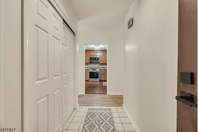 127 Oakmont Ct, Edison, NJ 08820 - Photo 1