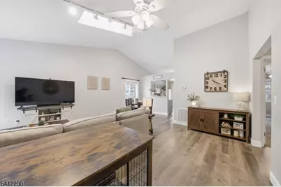 45 Fox Tail Ln, Hardyston Township, NJ 07419 - Photo 3