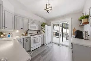 45 Fox Tail Ln, Hardyston Township, NJ 07419 - Photo 9