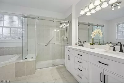 1010 Holly Ln, Cedar Grove, NJ 07009 - Photo 17