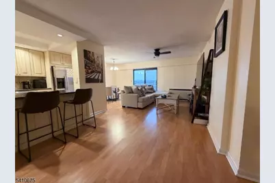 10 N Wood Ave #717, Linden, NJ 07036 - Photo 3