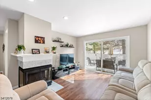 48 Sapphire Ln, Franklin Township, NJ 08823 - Photo 3