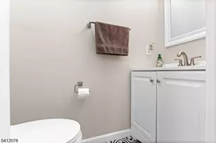 48 Sapphire Ln, Franklin Township, NJ 08823 - Photo 7