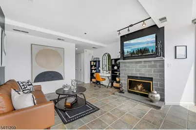 600 Harbor Blvd #926, Weehawken Twp., NJ 07086 - Photo 5