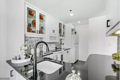 600 Harbor Blvd #926, Weehawken Twp., NJ 07086 - Photo 13