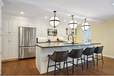 61 Oakwood Dr, New Providence, NJ 07974 - Photo 11