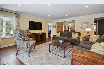 61 Oakwood Dr, New Providence, NJ 07974 - Photo 13