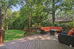 61 Oakwood Dr, New Providence, NJ 07974 - Photo 31