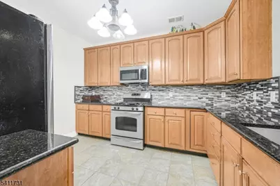 4 Cliff Rd, Unit B2, Woodland Park, NJ 07424 - Photo 11