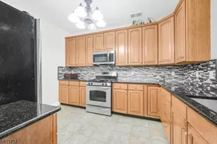 4 Cliff Rd, Woodland Park, NJ 07424 - Photo 11