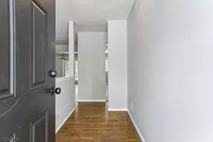 303 Chaucer Dr, Berkeley Heights Township, NJ 07922 - Photo 3