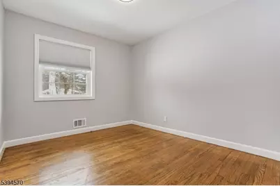 303 Chaucer Dr, Berkeley Heights Township, NJ 07922 - Photo 21