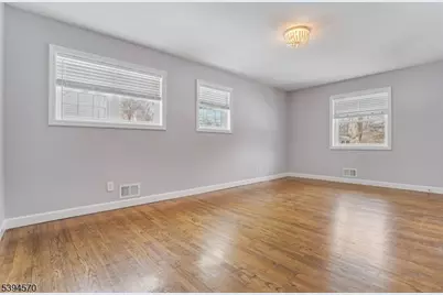 303 Chaucer Dr, Berkeley Heights Township, NJ 07922 - Photo 19