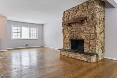 303 Chaucer Dr, Berkeley Heights Township, NJ 07922 - Photo 5