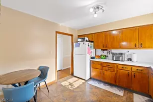 32 Sunset Dr, Woodbridge Township, NJ 07064 - Photo 9