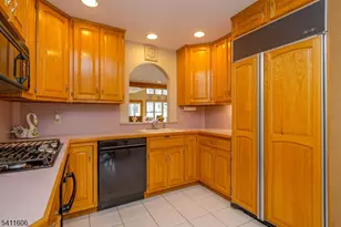 675 Raritan Rd, Clark Township, NJ 07066 - Photo 5