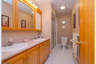 675 Raritan Rd #12, Clark Township, NJ 07066 - Photo 19