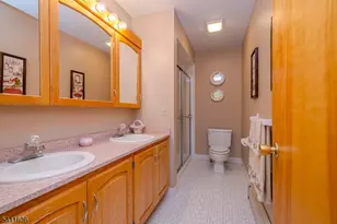 675 Raritan Rd, Clark Township, NJ 07066 - Photo 19