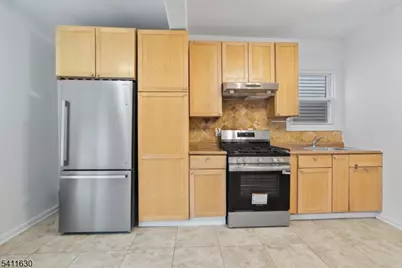 315 E 18th St, Paterson, NJ 07524 - Photo 9