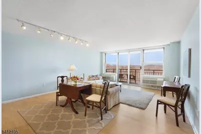 300 Main St #807, Little Falls Township, NJ 07424 - Photo 5