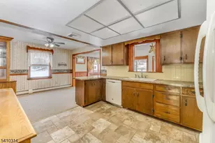 252 Mountain View Rd, Franklin Township, NJ 08802 - Photo 3