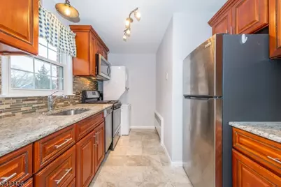 19 Wedgewood Drive #79, Verona, NJ 07044 - Photo 11