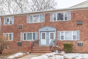 19 Wedgewood Dr, Verona, NJ 07044 - Photo 3