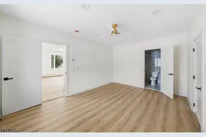 68 Port Reading Ave, Woodbridge Township, NJ 07095 - Photo 17