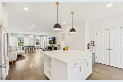 36 Cortland Ct, Livingston, NJ 07039 - Photo 3